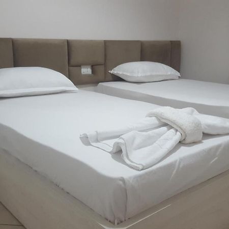 B & D Apartment Sarandë 外观 照片