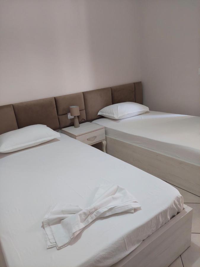 B & D Apartment Sarandë 外观 照片
