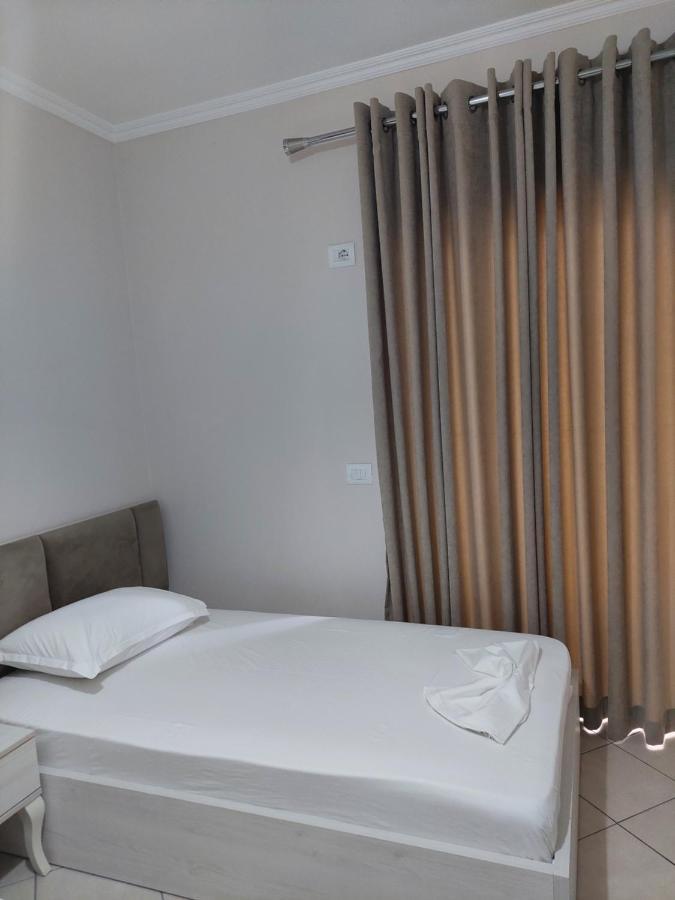 B & D Apartment Sarandë 外观 照片