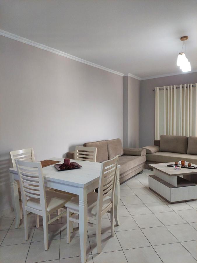 B & D Apartment Sarandë 外观 照片