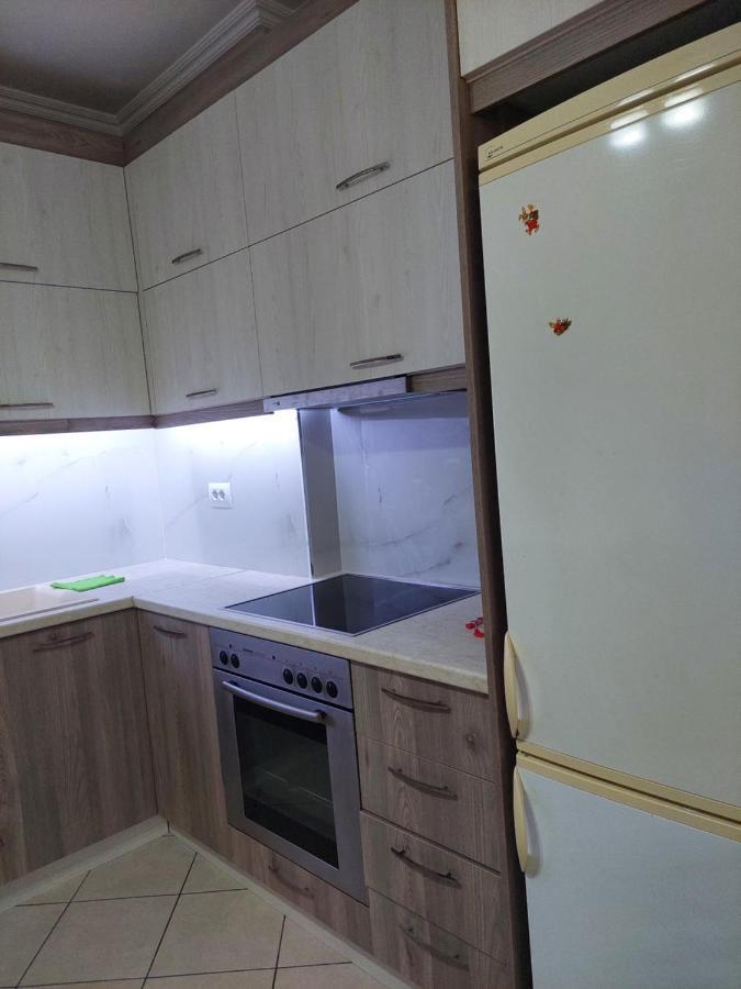 B & D Apartment Sarandë 外观 照片