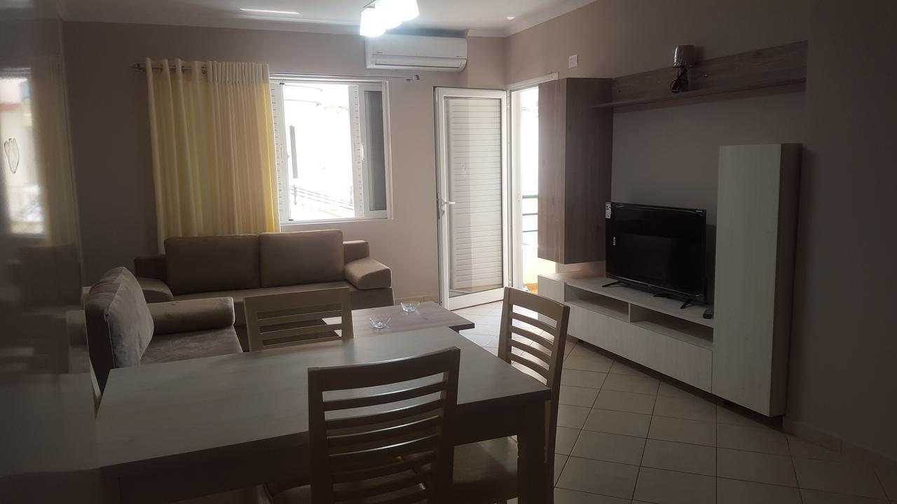 B & D Apartment Sarandë 外观 照片